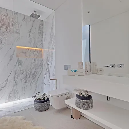 One Six فيلامورا