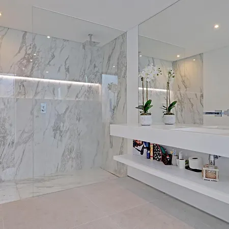 Villa One Six