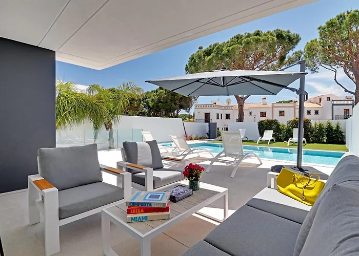 빌라 One Six 빌라모라