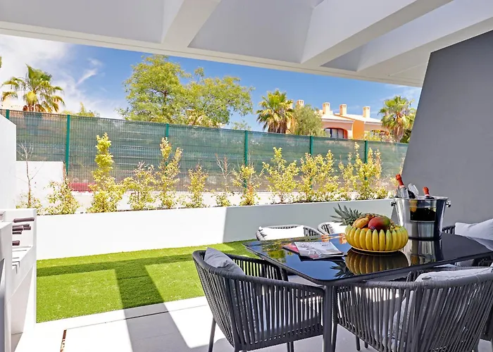 빌라 One Six 빌라모라